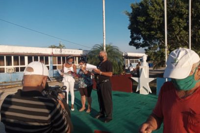 Trabajadores villaclareños afirman ser escudo invencible de la Revolución