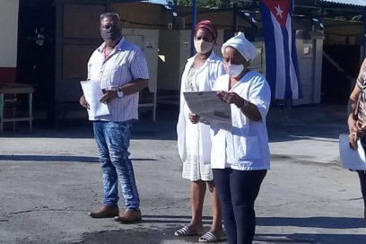 Trabajadores santiagueros con la razón como escudo