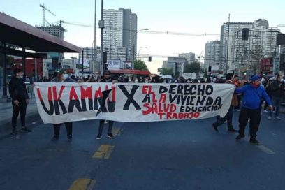 Chilenos ocupan Plaza de la Dignidad para recordar estallido social