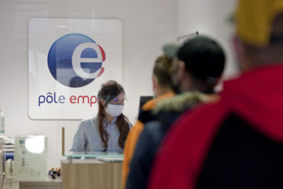 Baja desempleo en Francia por quinto trimestre consecutivo