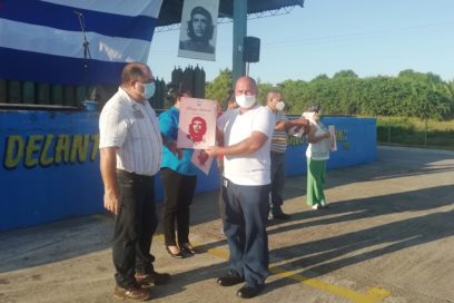 Trabajadores de Industrias en Pinar del Río recibieron certificado Proeza Laboral