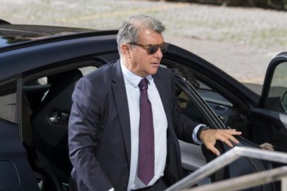 Joan Laporta: «Ronald Koeman continuará siendo entrenador del Barça, entendemos que merece un margen de confianza por muchas razones, es barcelonista, una referencia en el mundo del barcelonismo. Continuará y merece un margen de confianza».