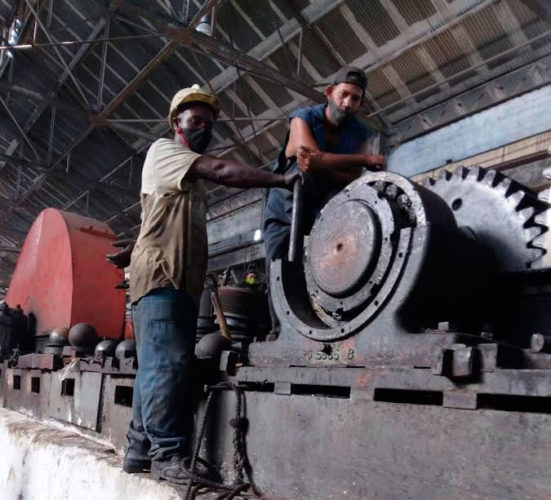 Las reparaciones de los centrales en Santiago de Cuba se apegan al conocido refrán: lo que bien comienza, bien termina. Foto: CTC Santiago