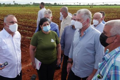 Díaz-Canel con campesinos que hablan y saben de ciencia (+Fotos)