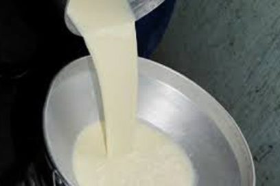 Aumentan precio de acopio a la leche vacuna fresca