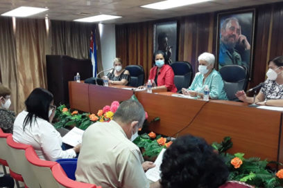 Diputados al Parlamento en contacto con pobladores espirituanos