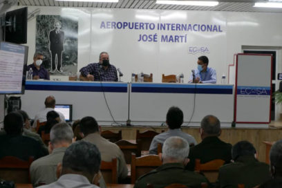 Constata primer ministro preparación de aeropuertos del país para arribo de viajeros