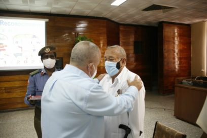 Tiempo de premiar en festejos de Sindicato cubano