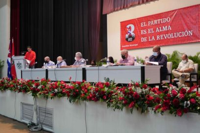 Asiste Díaz-Canel a Asamblea de Balance del Partido en el municipio habanero de La Lisa