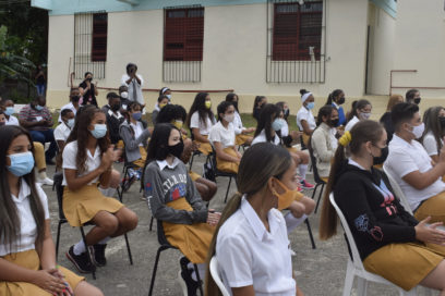La alegría estudiantil regresa a las aulas (+ Fotos)