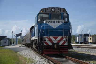 Echar a andar un país sobre rieles (+ Fotos y Video)