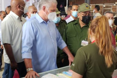 Presidente de Cuba visita Feria de Oportunidades de La Habana