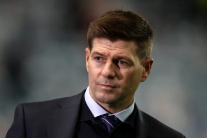 El Aston Villa se acerca a Steven Gerrard