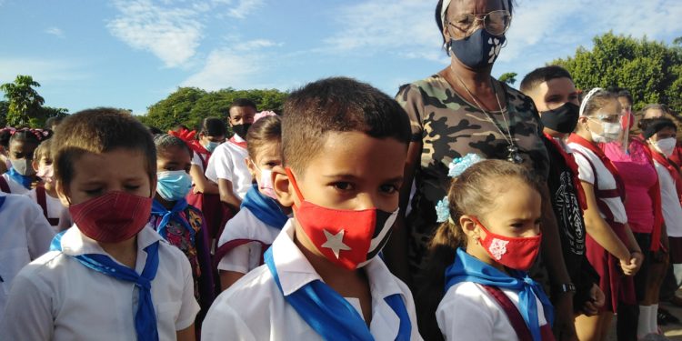 Los niños retornan felices a las escuelas avileñas. Foto: José Luis Martínez Alejo