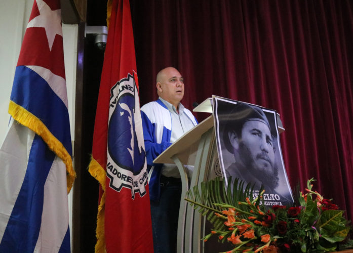 Miembro del Buró Político y Secretario de Organización y Política de Cuadros del Comité Central del PCC, y Ulises Guilarte de Nacimiento, secretario general de la CTC.