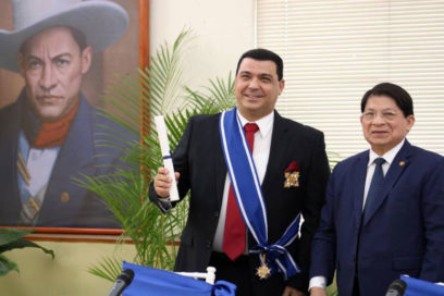 Nicaragua condecora a embajador de Cuba Juan Carlos Hernández (+ Fotos)