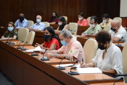 Que quienes educan estén conectados con el espíritu de la sociedad