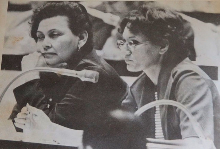 Edilia (primera a la derecha) en sesión de la Asamblea Nacional del Poder Popular. Foto: Cortesía de Edilia