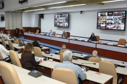 Díaz-Canel: Defender el Plan de la Economía de una manera inspiradora