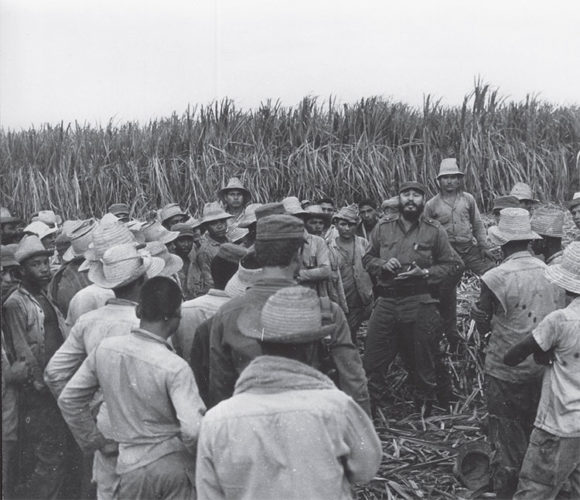 Por Camagüey y Oriente durante el análisis de la zafra del año 1970. Foto: Cortesía del Centro Fidel Castro Ruz