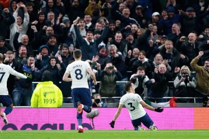 El Tottenham de Conte obtiene su primera victoria en Premier ante el Leeds United 2-1.