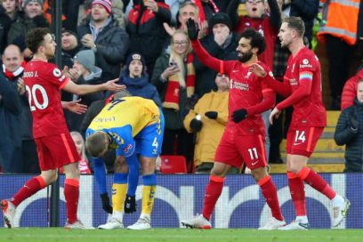 El Liverpool gana 4-0 a Southampton y sigue cerca del liderato de la Premier League.