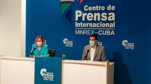 Conferencia de prensa sobre el restablecimiento de las transportaciones de pasajeros, en el Centro de Prensa Internacional, con la presencia del Ministro del Transporte, Eduardo Rodríguez Dávila.