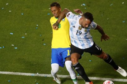 Sanción para el árbitro y el VAR del Argentina-Brasil por no expulsar a Otamendi