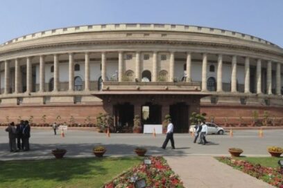 Parlamento indio deroga controvertida ley de reforma agraria