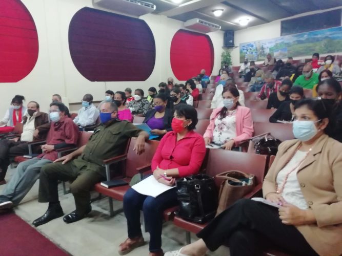 El informe presentado ante el pleno para evaluar el rol del movimiento sindical en el enfrentamiento al delito, las ilegalidades y la corrupción, calificó de asistemático el análisis del tema en municipios como Sandino, San Juan y Martínez, Consolación del Sur, Viñales y Pinar del Río. Foto: Yolanda Molina