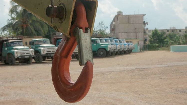 La recuperación de máquinas herramientas y del parque de camiones, son pilares de la eficiencia en la Empresa de Trasporte Agropecuario Pinar del Río. Foto: Pedro Paredes Hernández