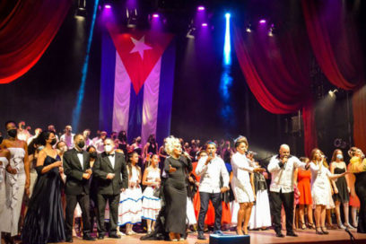 Holguín festejó con una gala artístico-patriótica el aniversario 63 del Triunfo de la Revolución cubana (+Fotos)