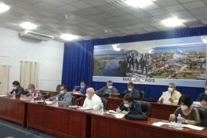 Dialoga vice primer ministro cubano con productores en Matanzas