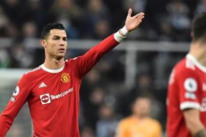 Gary Neville sobre el United: «No hay una cosa que haya salido bien como equipo. No hay un jugador que pueda entrar en el medio tiempo y decir que hizo su trabajo. Son un montón de quejicas. Míralos en campo. Brazos en el aire, quejándose de todo».