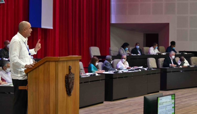 El Ministerio de la Agricultura rindió cuenta en la Asamblea. Foto: Tony Hernández Mena