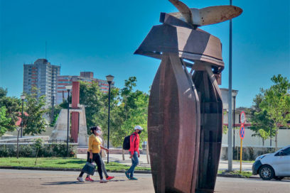De la mano de Kcho: La Bienal descuella en Quinta Avenida