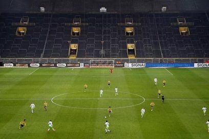 La Bundesliga se jugará a puerta cerrada desde enero por la variante Ómicron.