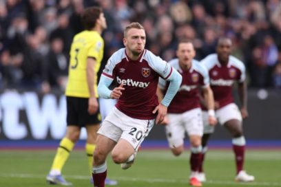 El West Ham reina en el derbi, gana 3-2 al Chelsea y deja tambaleando al líder.