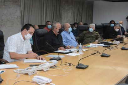 A no confiarse ante la COVID-19 es el llamado del Gobierno cubano