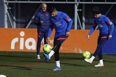 Todavía hay dudas si Luis Suárez pueda jugar mañana en el derbi ante el Real Madrid.