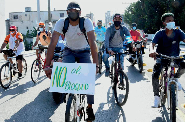 El clamor de No más bloqueo se escuchó repetidamente en Cuba y en muchas ciudades del mundo. Foto: Joaquín Hernández Mena