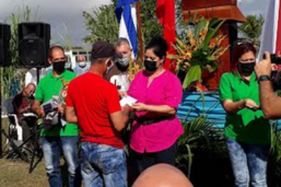 Trabajadores azucareros comprometidos con zafra eficiente en honor a Jesús Menéndez