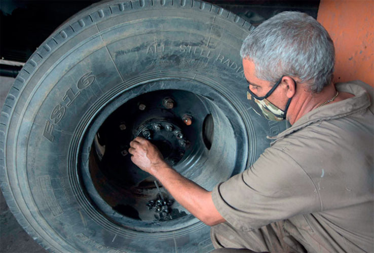 El pago por altos resultados estimula a los trabajadores beneficiados. Foto: Pedro Paredes Hernández