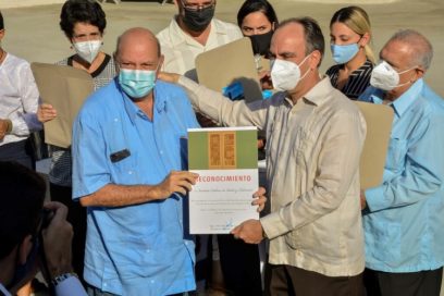 El Centro Fidel Castro Ruz reconoció a entidades que contribuyeron a su creación