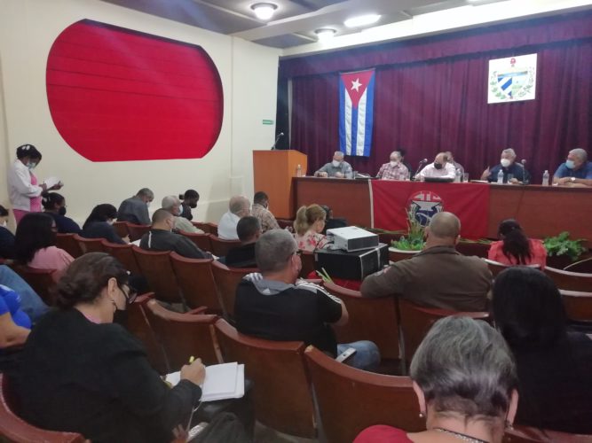 Sesionó asamblea de balance provincial de la CTC en Pinar del Río, con la presencia de Ulises Guilarte De Nacimiento, secretario general de la organización y Julio César Rodríguez Pimentel, integrante del Comité Central y primer secretario del Partido en el territorio. Foto: Yolanda Molina Pérez