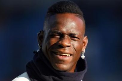 Balotelli regresa a la selección italiana tres años después: El entrenador de Italia, Roberto Mancini, ha convocado para los siguientes compromisos al delantero Mario Balotelli, del Adana Demirspor turco donde lleva 9 goles y 5 asistencias.