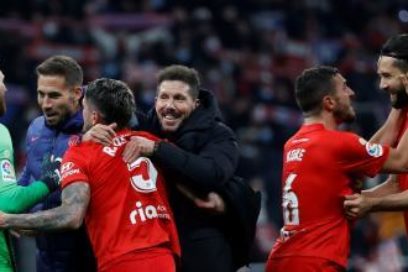 Simeone tras remontar al Valencia: «Hablamos en el segundo tiempo, les comenté lo que siento y lo que ellos han transmitido en los últimos años, ‘si hay que perder vamos a perder con orgullo’. El equipo se dejó el alma, se dejó la vida».