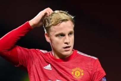 Van de Beek acabaría la temporada en el Everton.