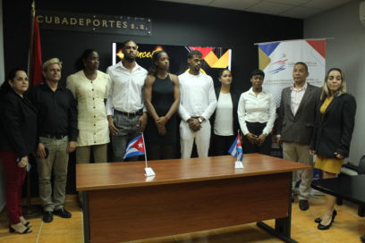 Concretan tres nuevos contratos para el baloncesto cubano (+Fotos)