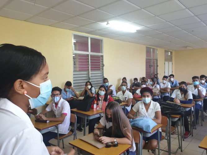 La formación de pregrado, junto con la de post grado y otros procesos formativos son prioridad para la universidad médica santiaguera. Foto: Cortesía UCM de Santiago de Cuba
